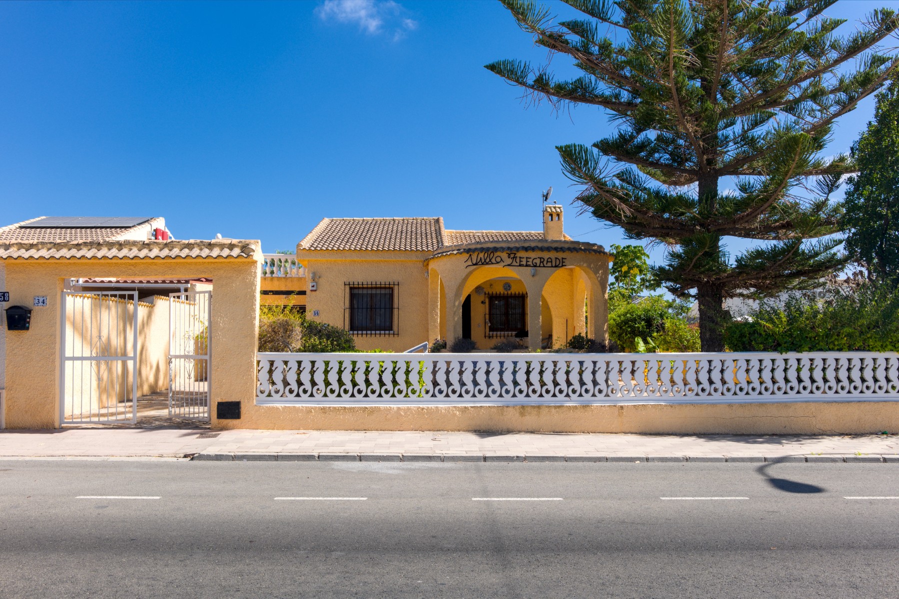 Villa en venta en La Siesta - El Salado - Torreta (Torrevieja)