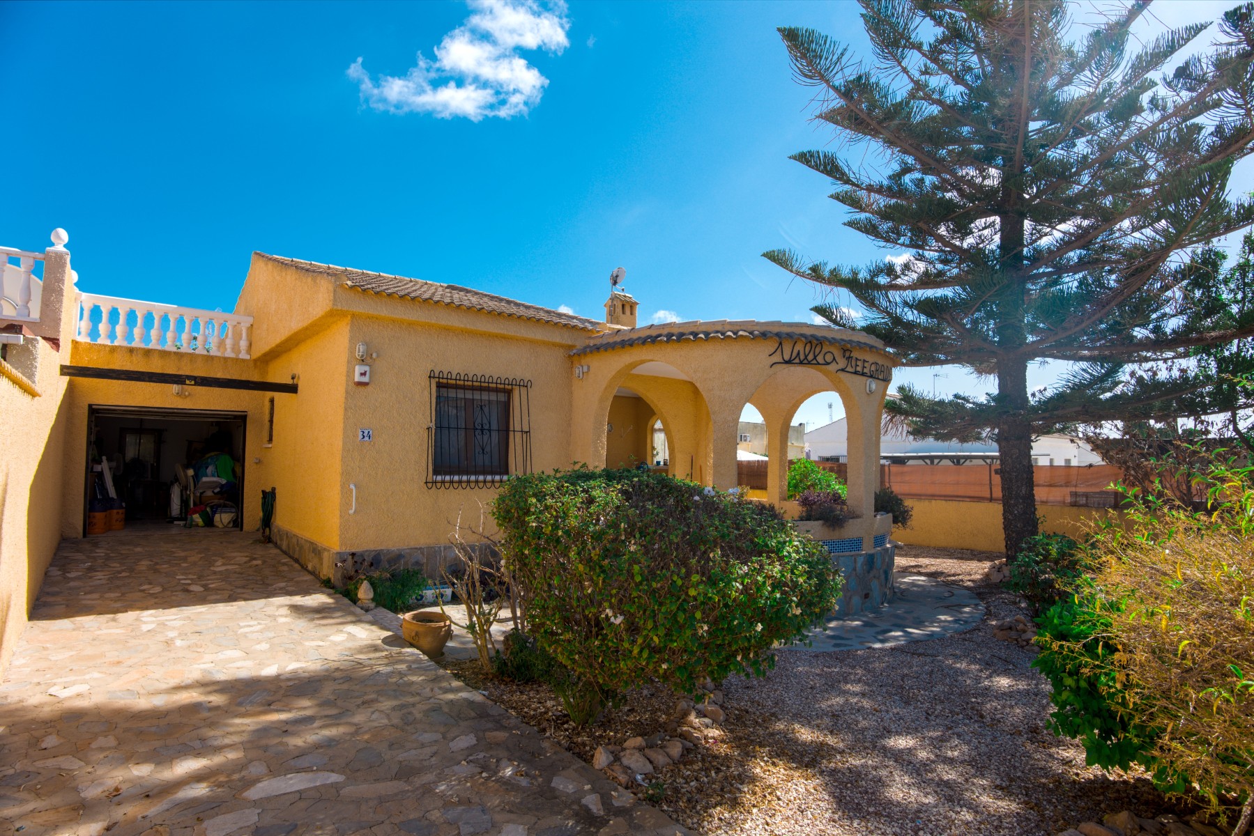 Villa en venta en La Siesta - El Salado - Torreta (Torrevieja)