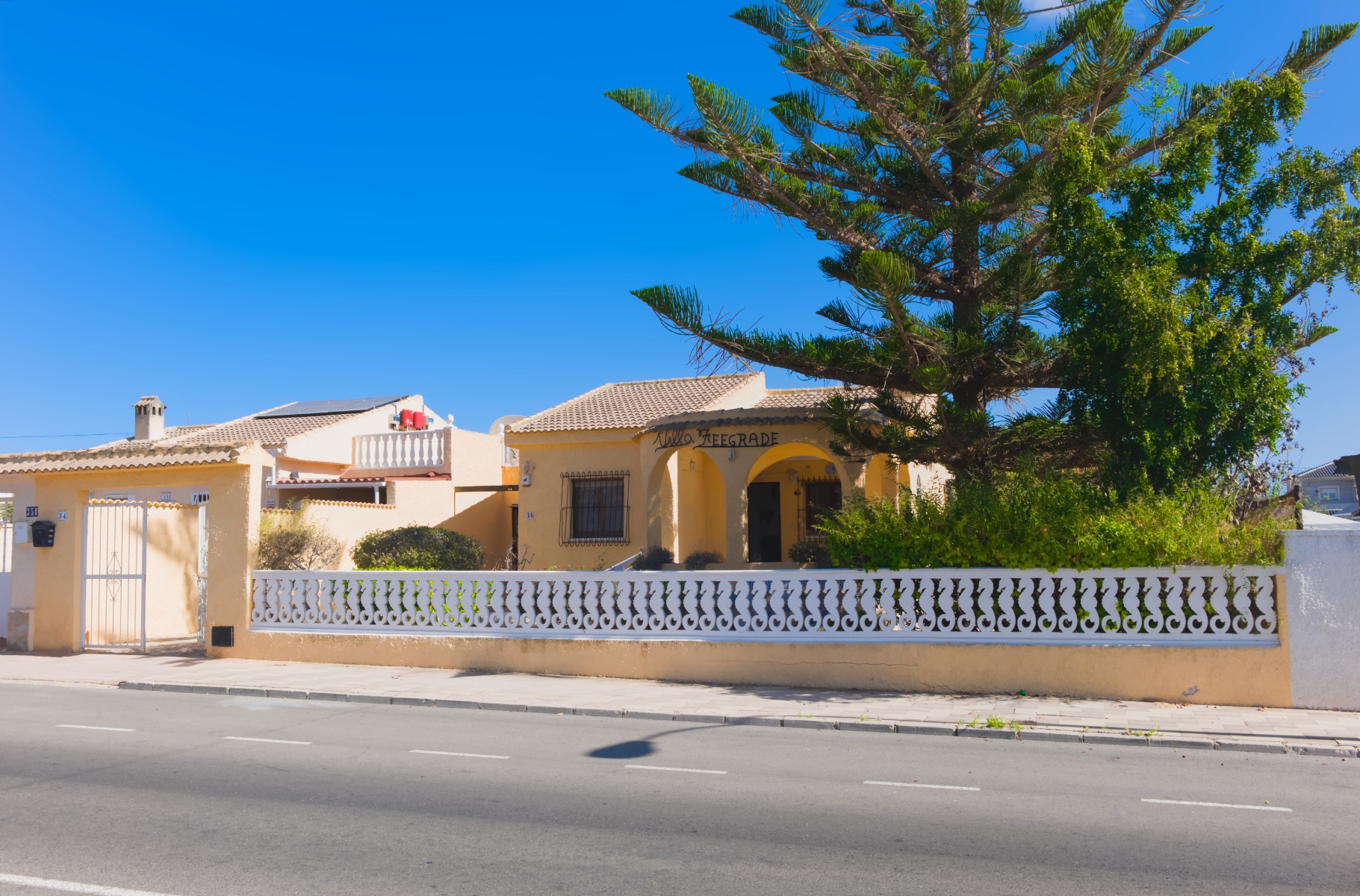 Villa en venta en La Siesta - El Salado - Torreta (Torrevieja)