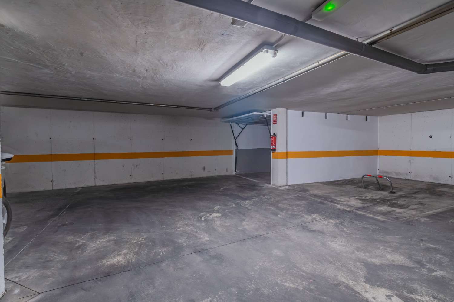 GARAJE CERRADO CERCA DEL COLEGIO INMACULADA EN TORREVIEJA