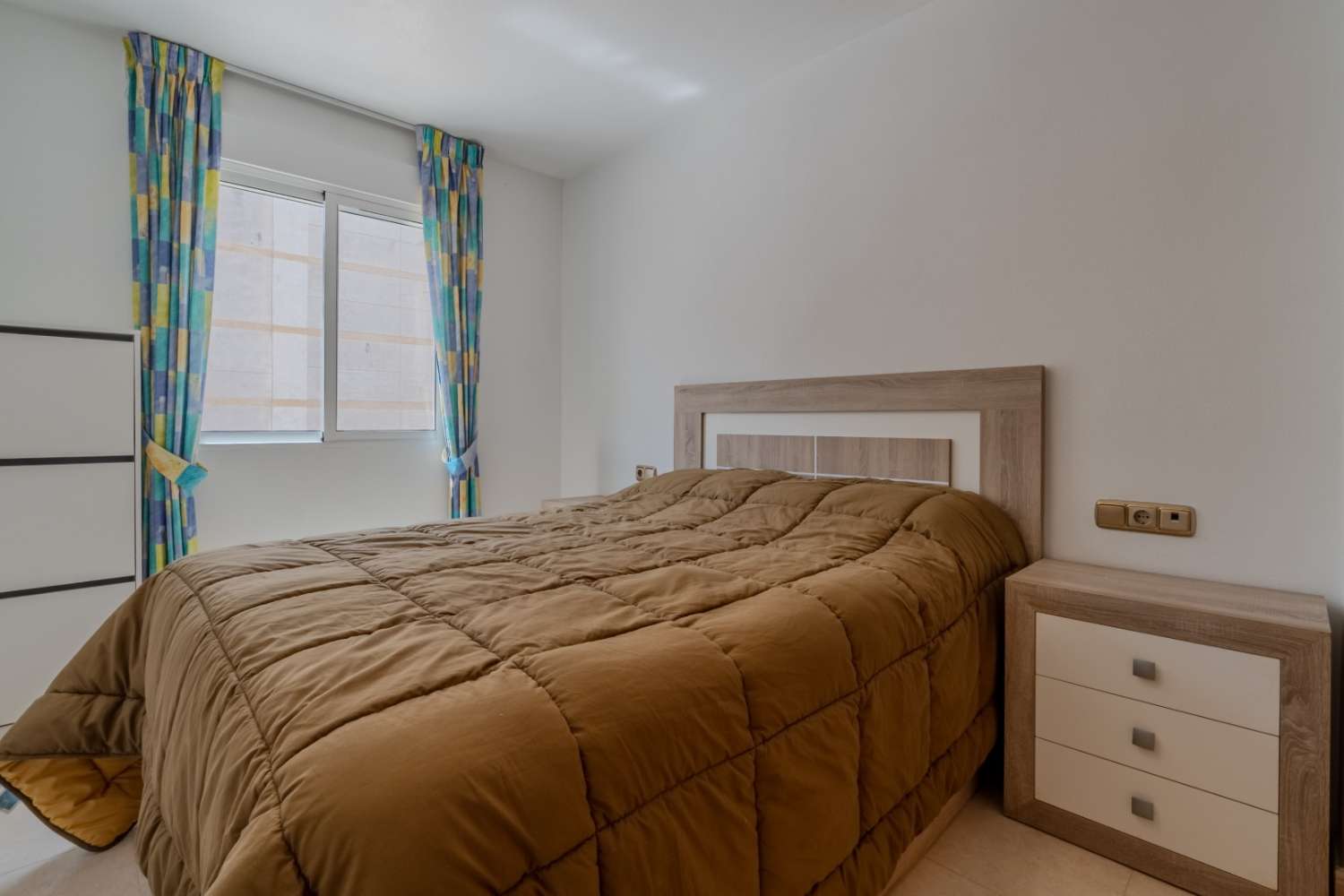 APARTAMENTO EN VENTA EN EL CENTRO DE TORREVIEJA 2 DORMITORIOS 1 BAÑO Y TERRAZA ORIENTACION SUR