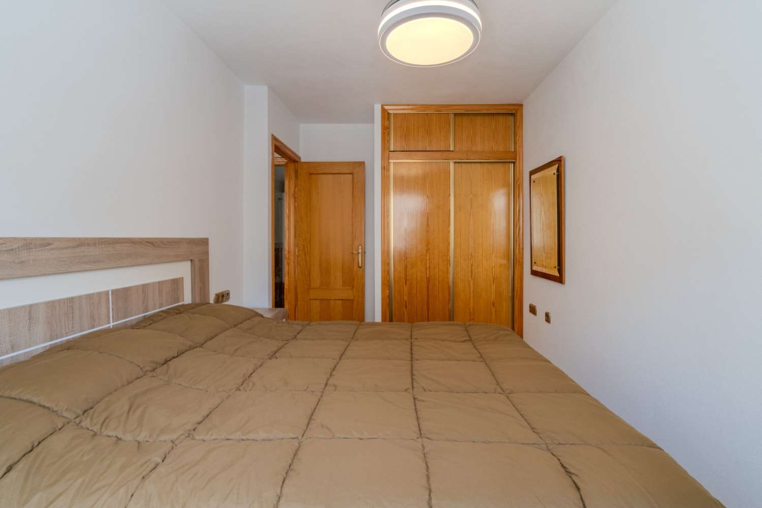 APARTAMENTO EN VENTA EN EL CENTRO DE TORREVIEJA 2 DORMITORIOS 1 BAÑO Y TERRAZA ORIENTACION SUR
