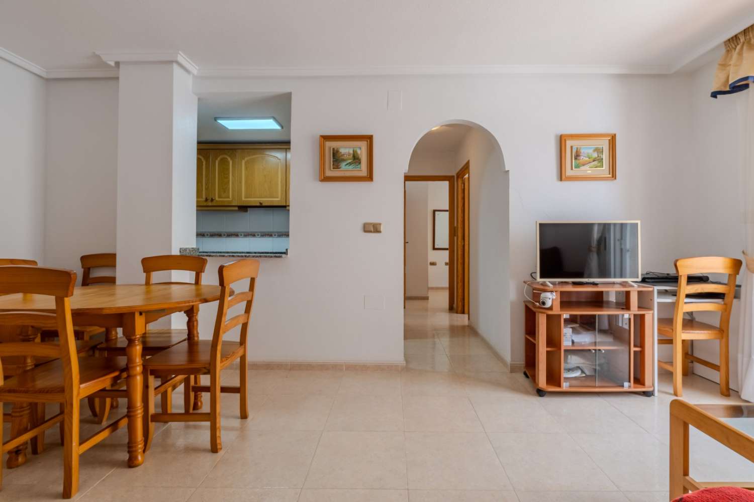 APARTAMENTO EN VENTA EN EL CENTRO DE TORREVIEJA 2 DORMITORIOS 1 BAÑO Y TERRAZA ORIENTACION SUR