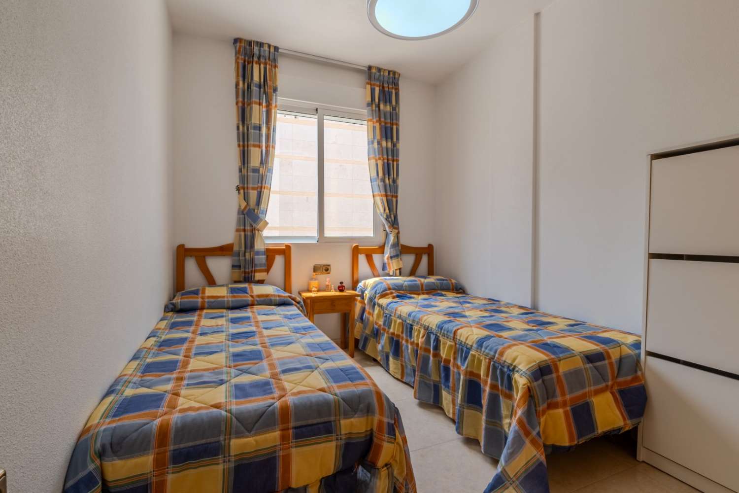 APARTAMENTO EN VENTA EN EL CENTRO DE TORREVIEJA 2 DORMITORIOS 1 BAÑO Y TERRAZA ORIENTACION SUR