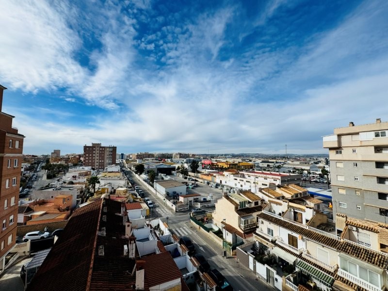 شقة للبيع في Torrevieja