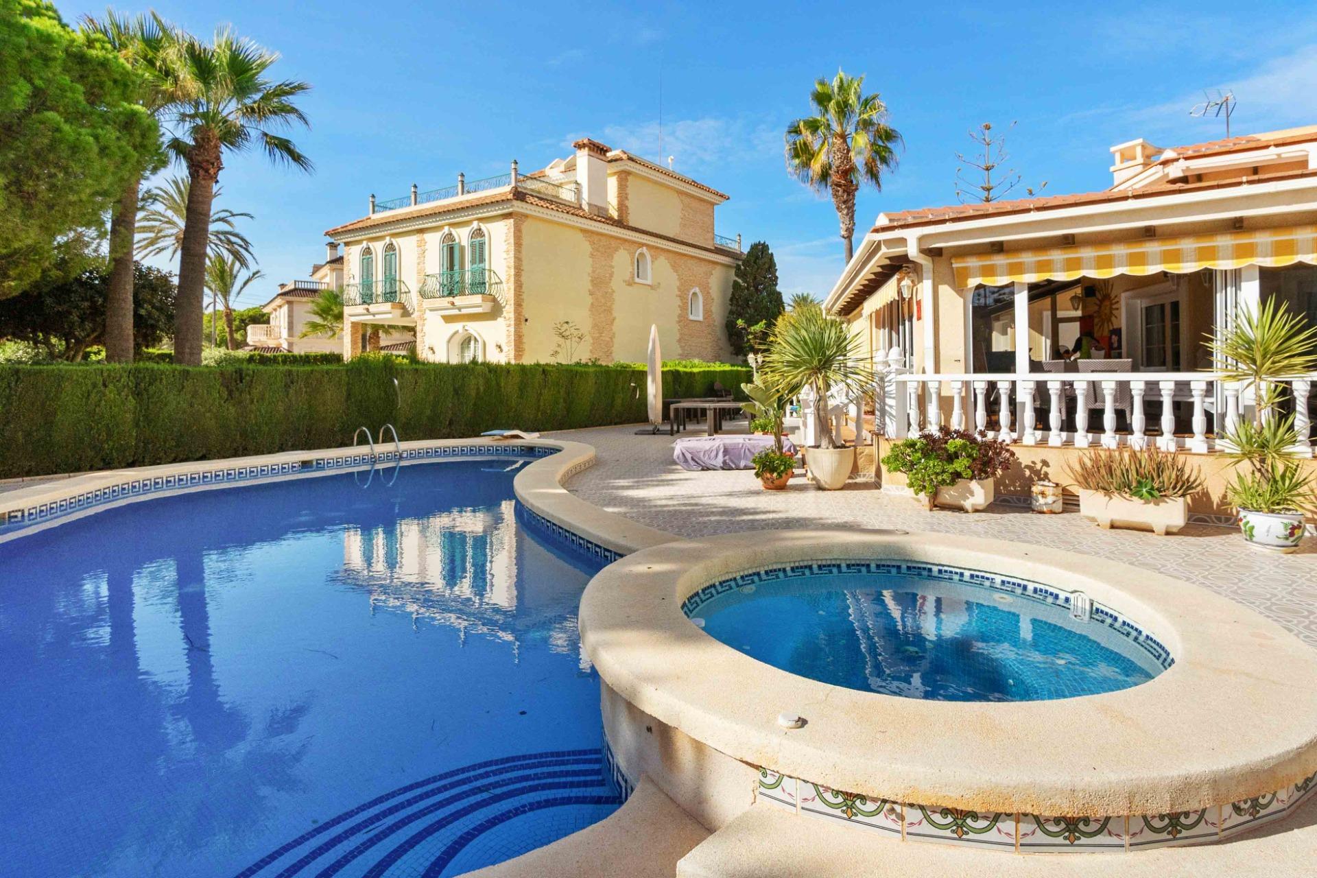 Vila v prodeji in Orihuela