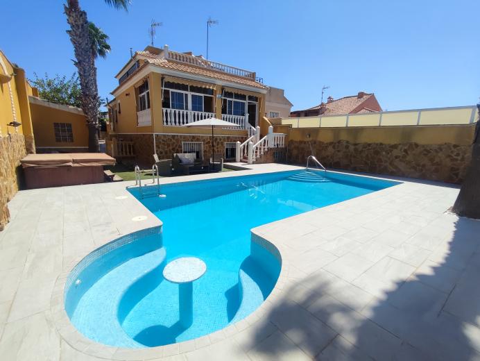 Vila v prodeji in Torrevieja