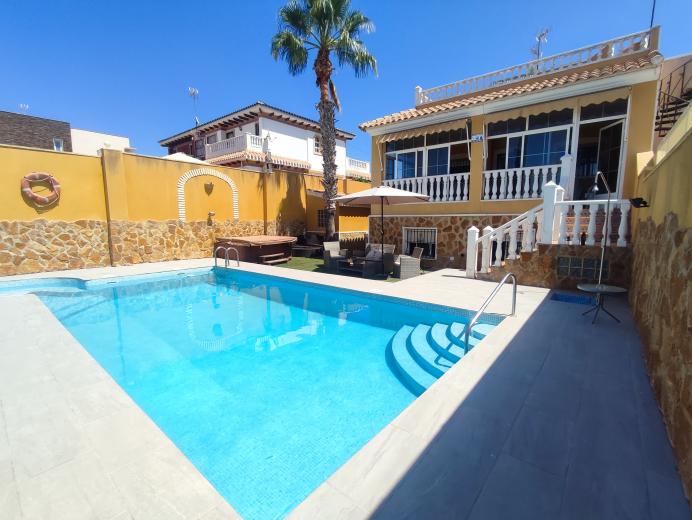 Vila v prodeji in Torrevieja