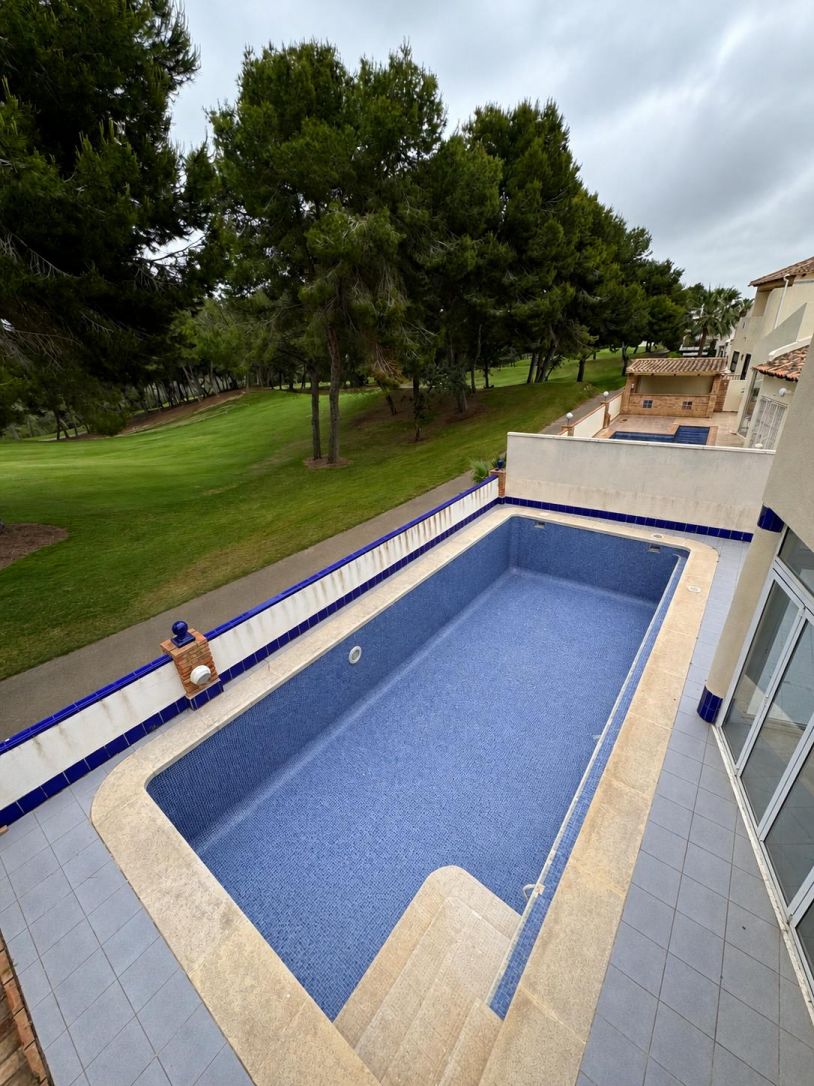 Villa en venta en Orihuela Costa