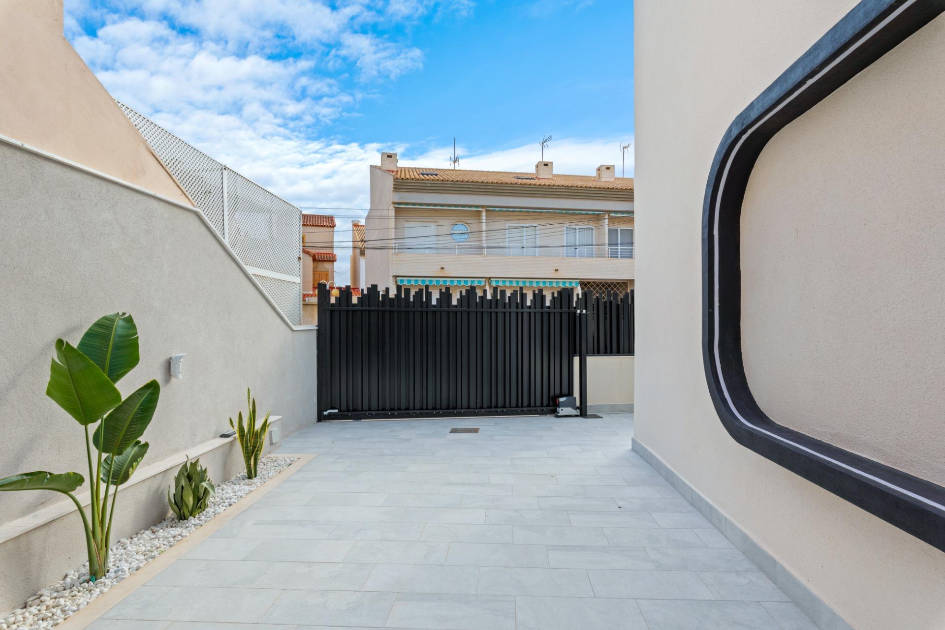 Villa en venta en Pilar de la Horadada