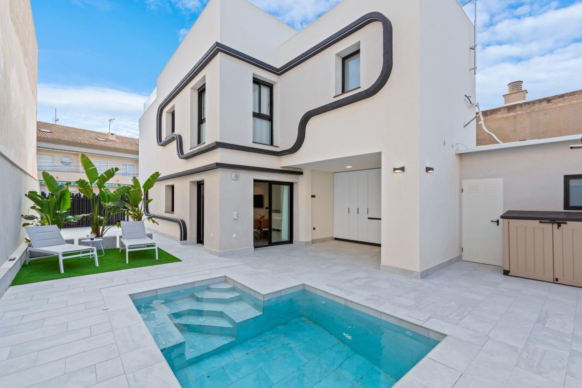 Villa en venta en Pilar de la Horadada