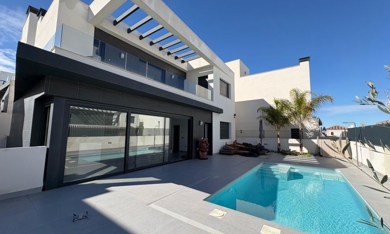 Villa myynnissä Algorfa