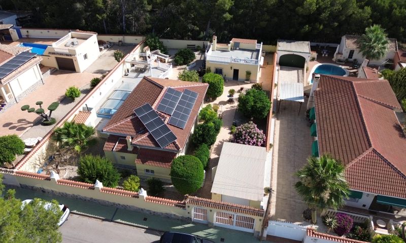 Villa myynnissä Pinar de Campoverde (Pilar de la Horadada)