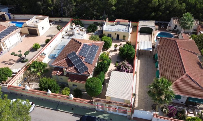 Villa myynnissä Pinar de Campoverde (Pilar de la Horadada)