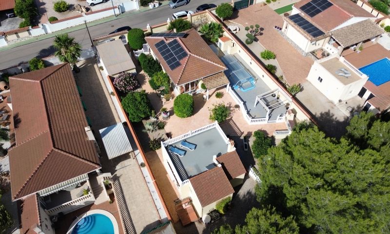 Villa myynnissä Pinar de Campoverde (Pilar de la Horadada)
