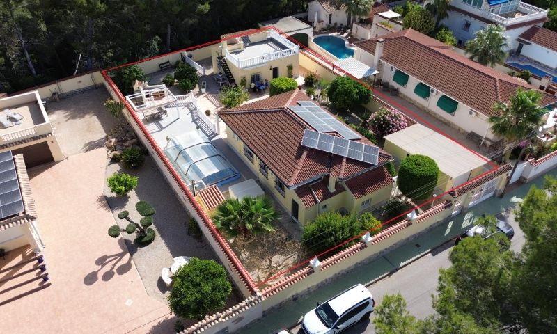 Villa myynnissä Pinar de Campoverde (Pilar de la Horadada)