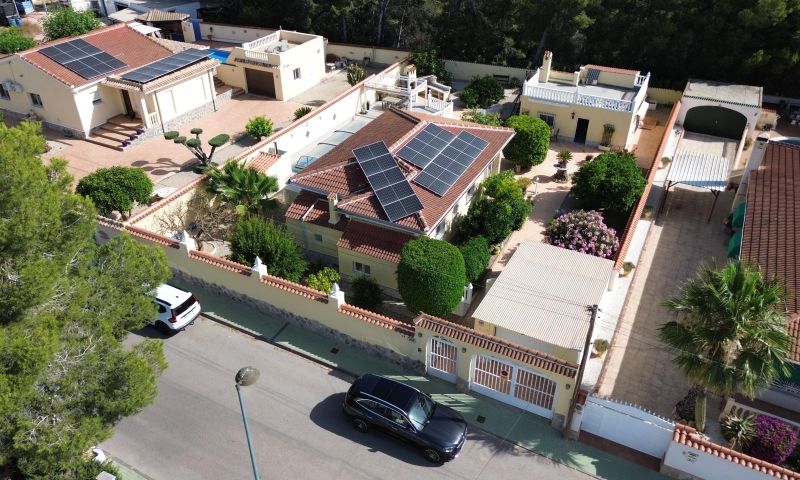 Villa myynnissä Pinar de Campoverde (Pilar de la Horadada)