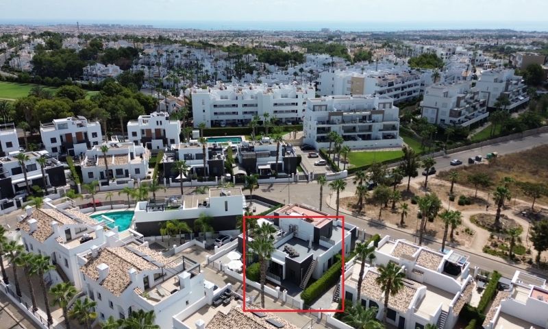 Villa myynnissä Orihuela Costa