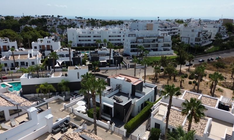 Villa myynnissä Orihuela Costa