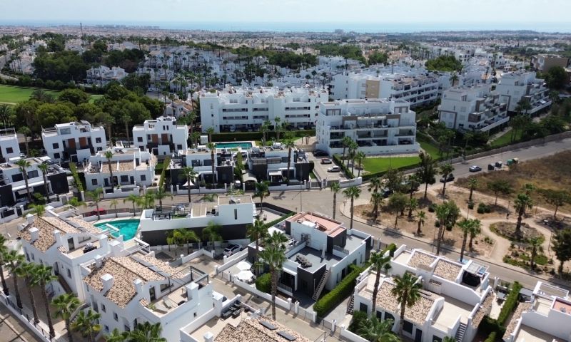Villa myynnissä Orihuela Costa
