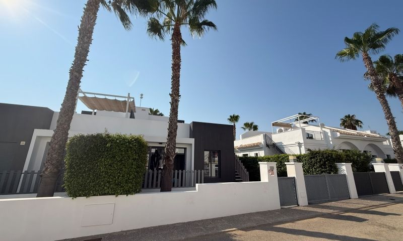 Villa myynnissä Orihuela Costa