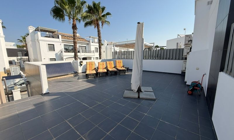 Villa myynnissä Orihuela Costa