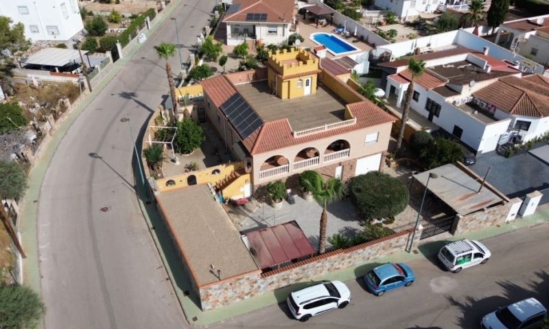 Villa myynnissä Pinar de Campoverde (Pilar de la Horadada)