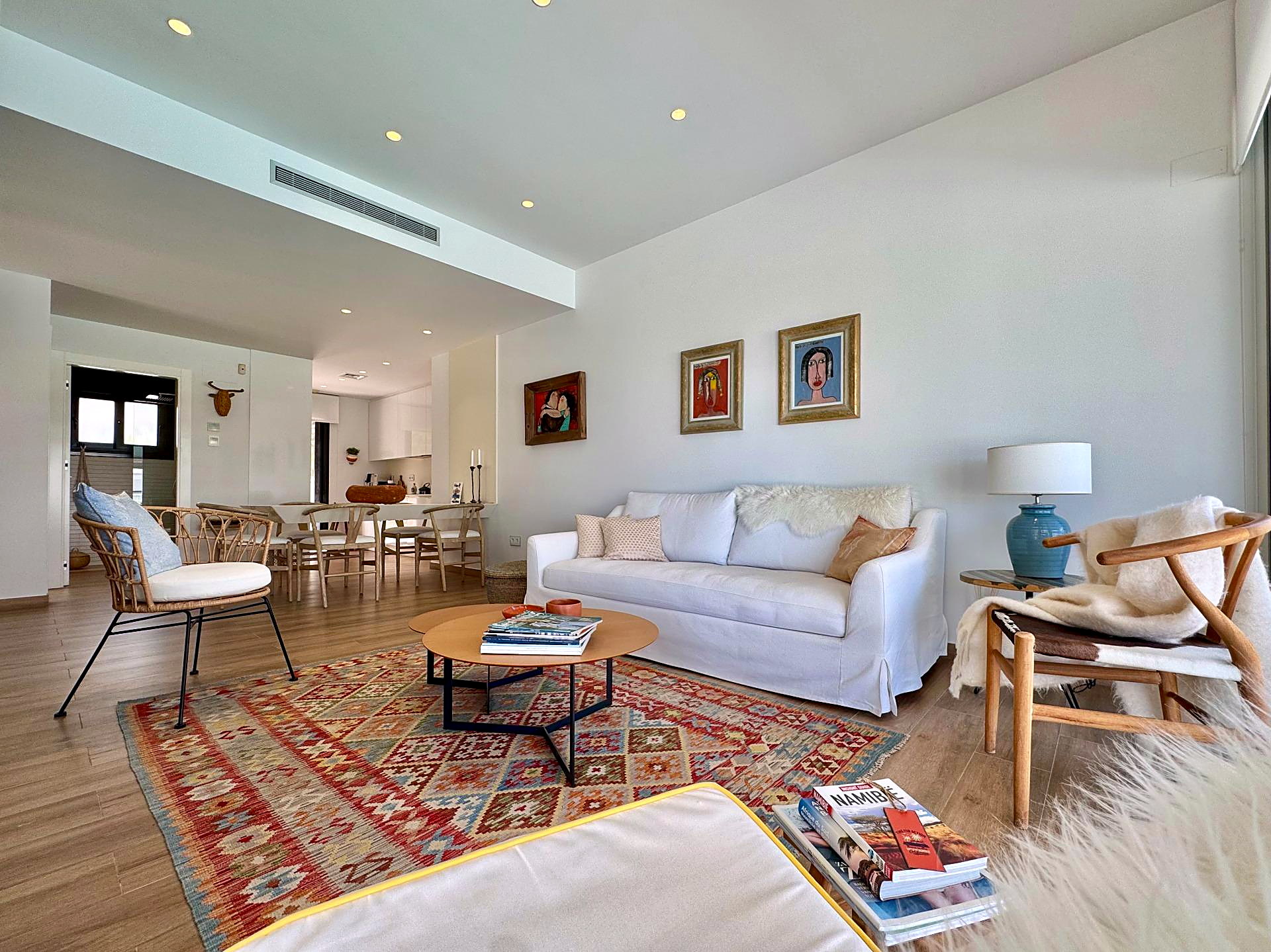 Villa for sale in San Miguel de Salinas