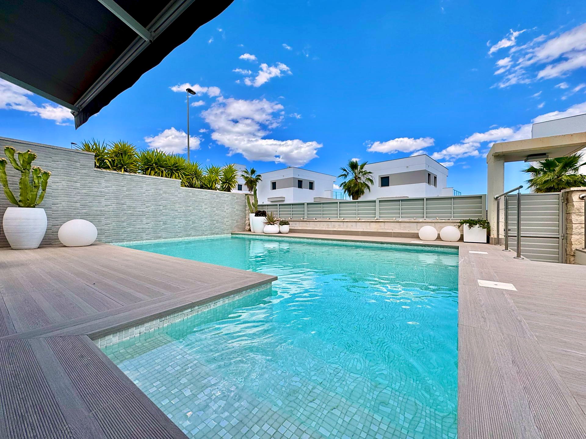 Villa for sale in San Miguel de Salinas