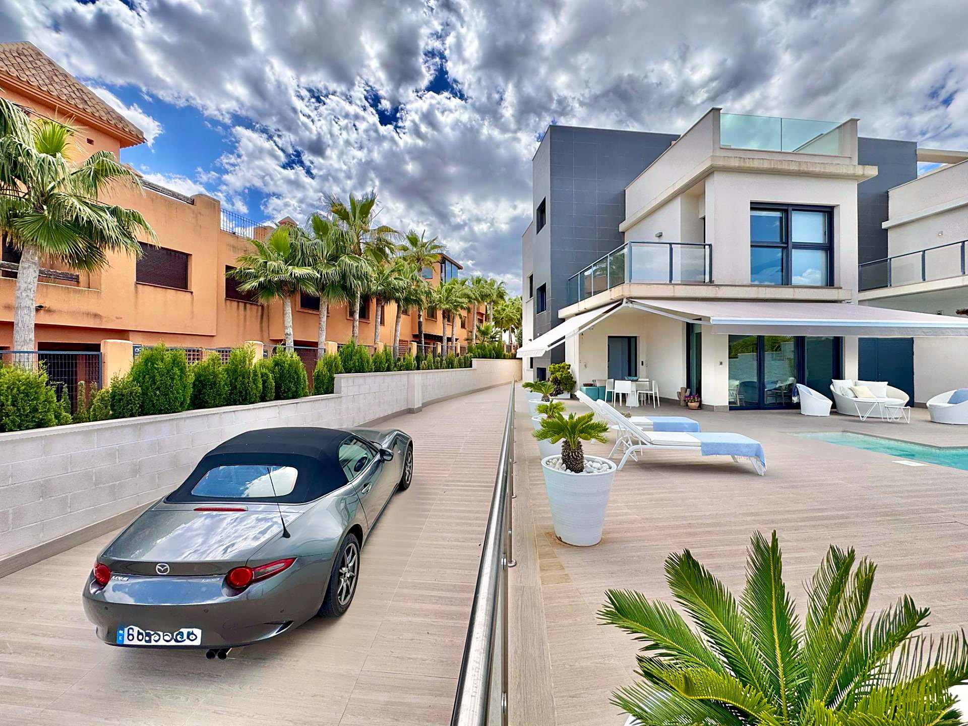 Villa for sale in San Miguel de Salinas