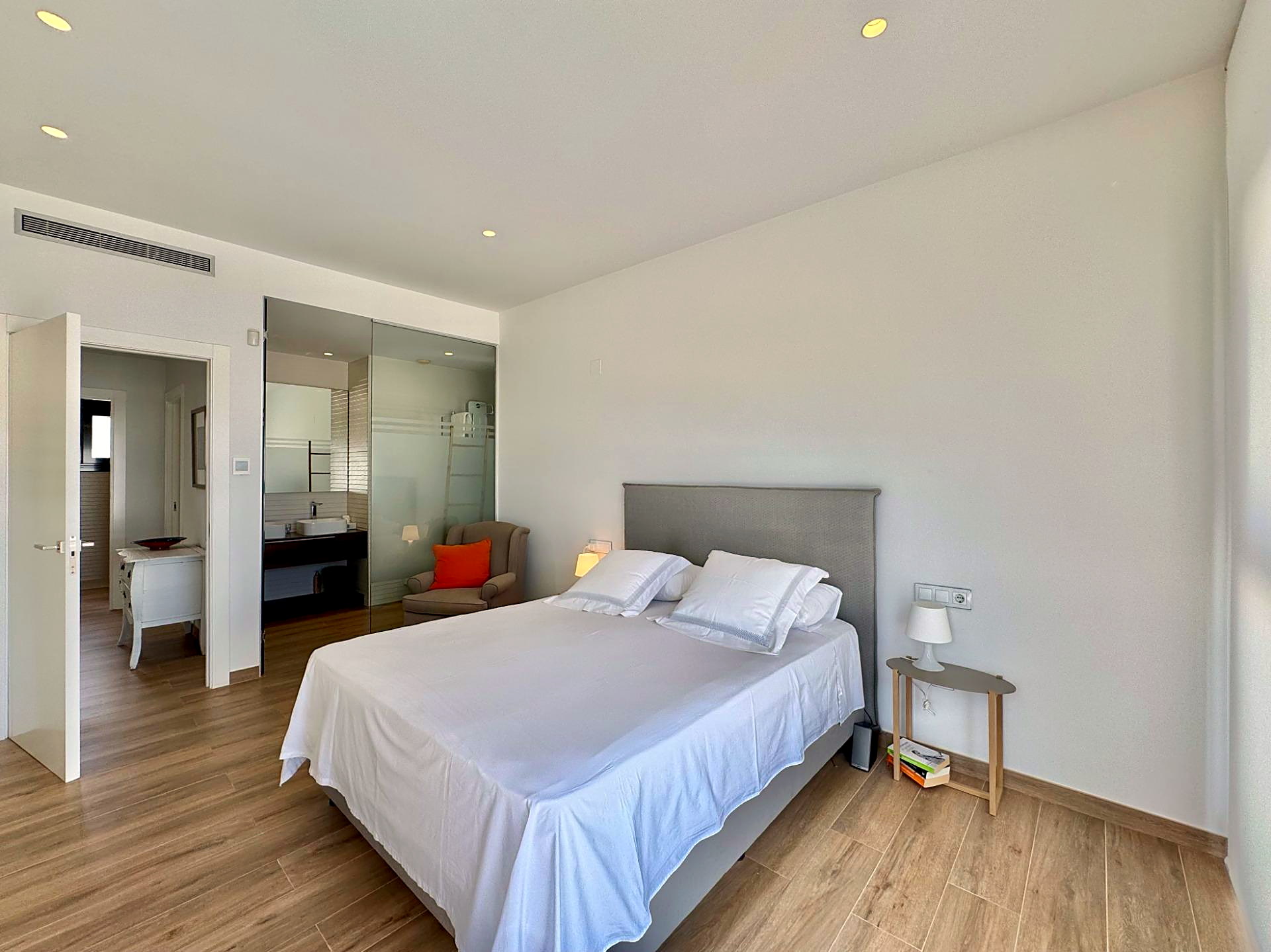 Villa for sale in San Miguel de Salinas