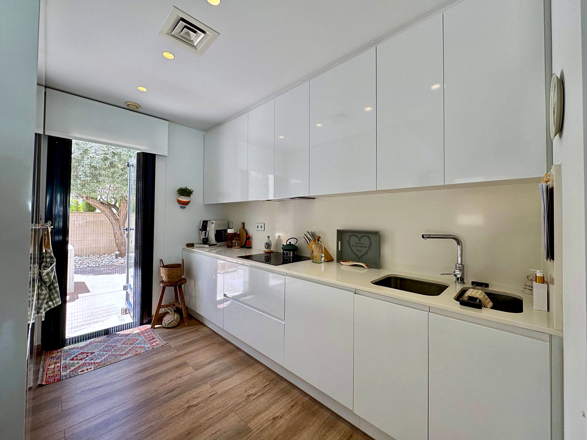 Villa for sale in San Miguel de Salinas