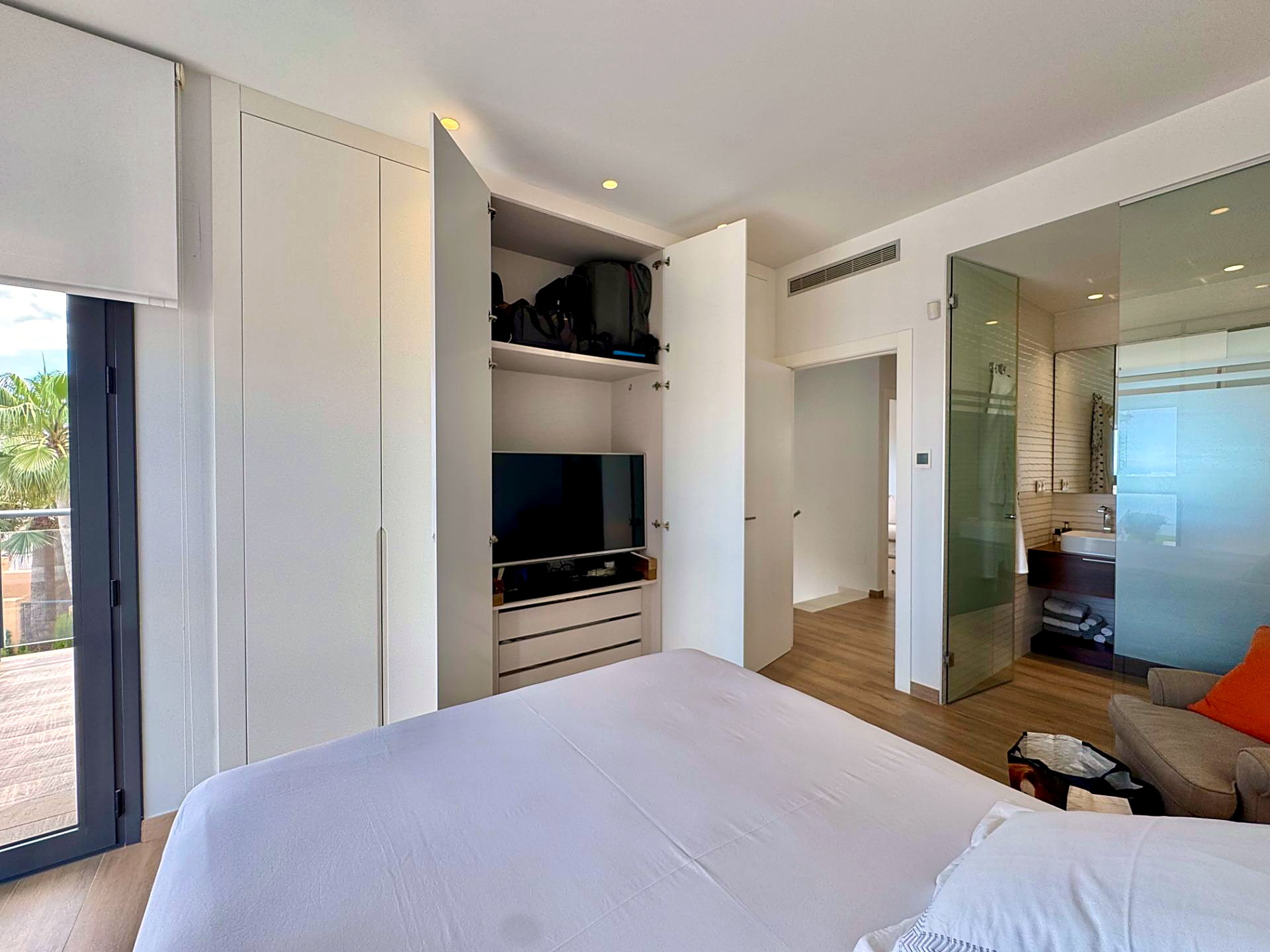 Villa for sale in San Miguel de Salinas