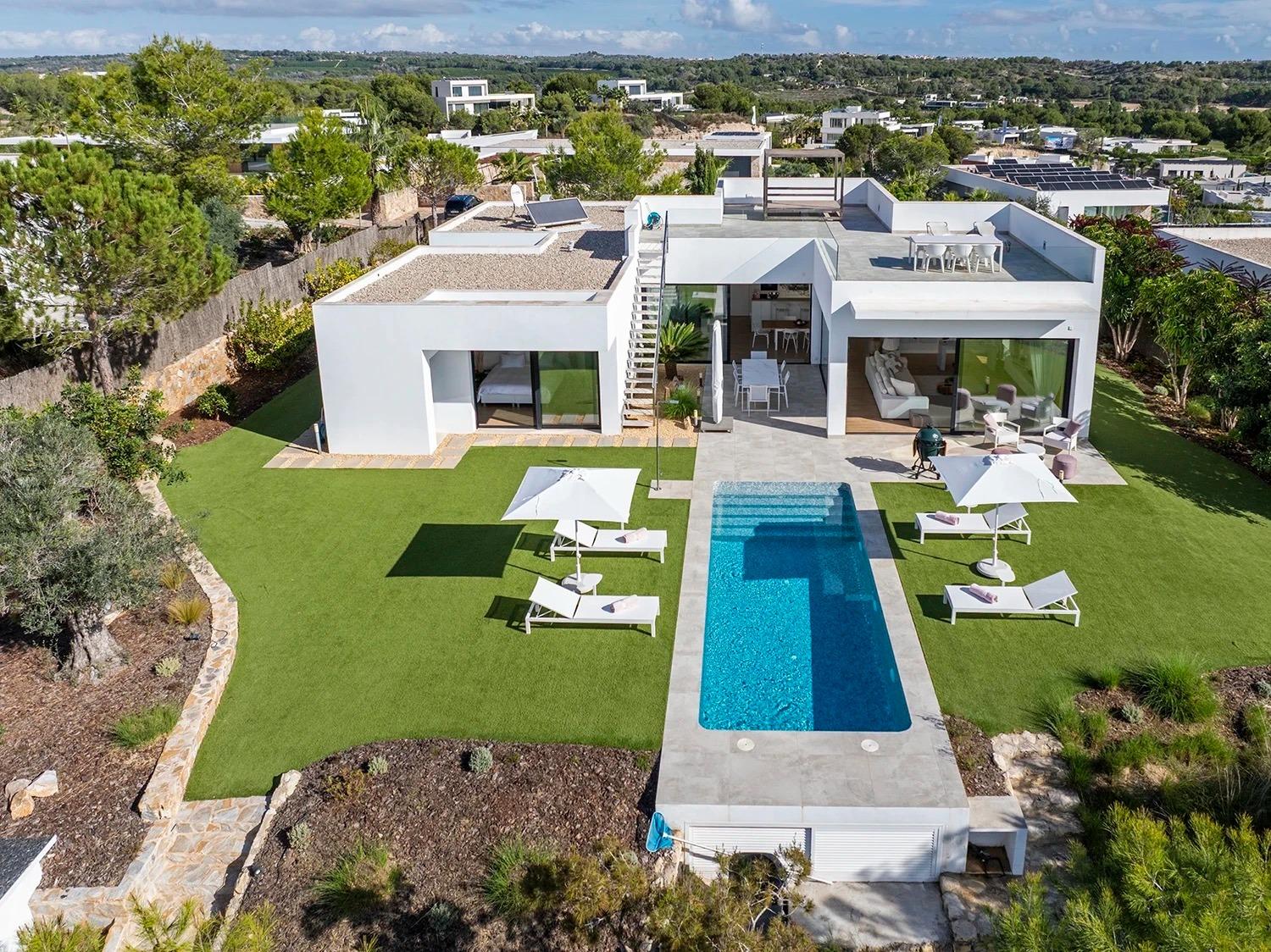 Villa en venta en Orihuela
