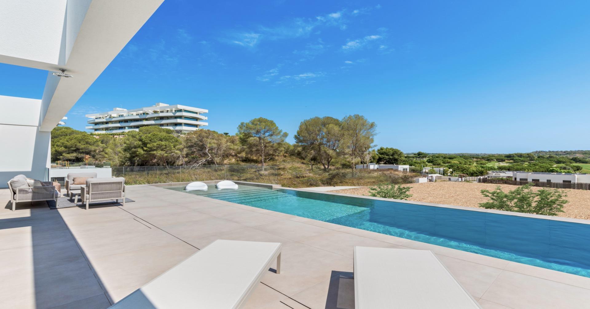 Villa en venta en Orihuela