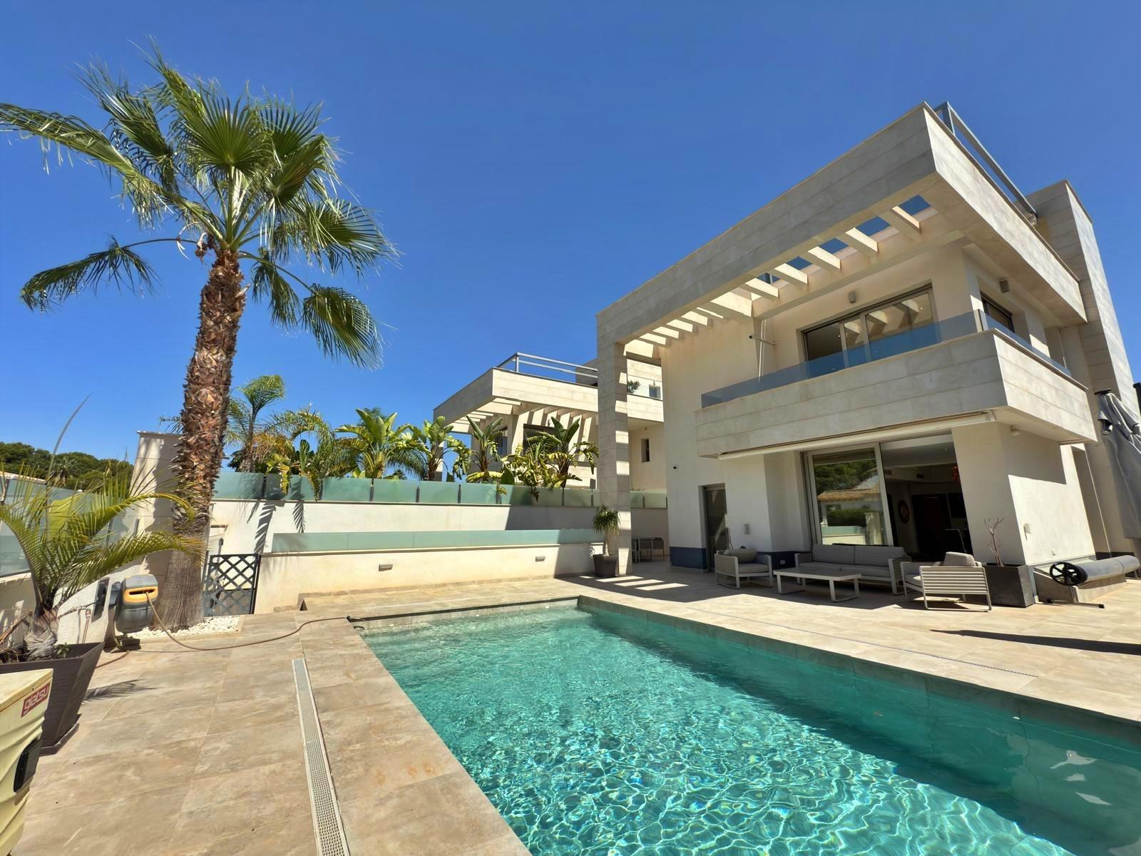 Villa zum verkauf in Orihuela Costa