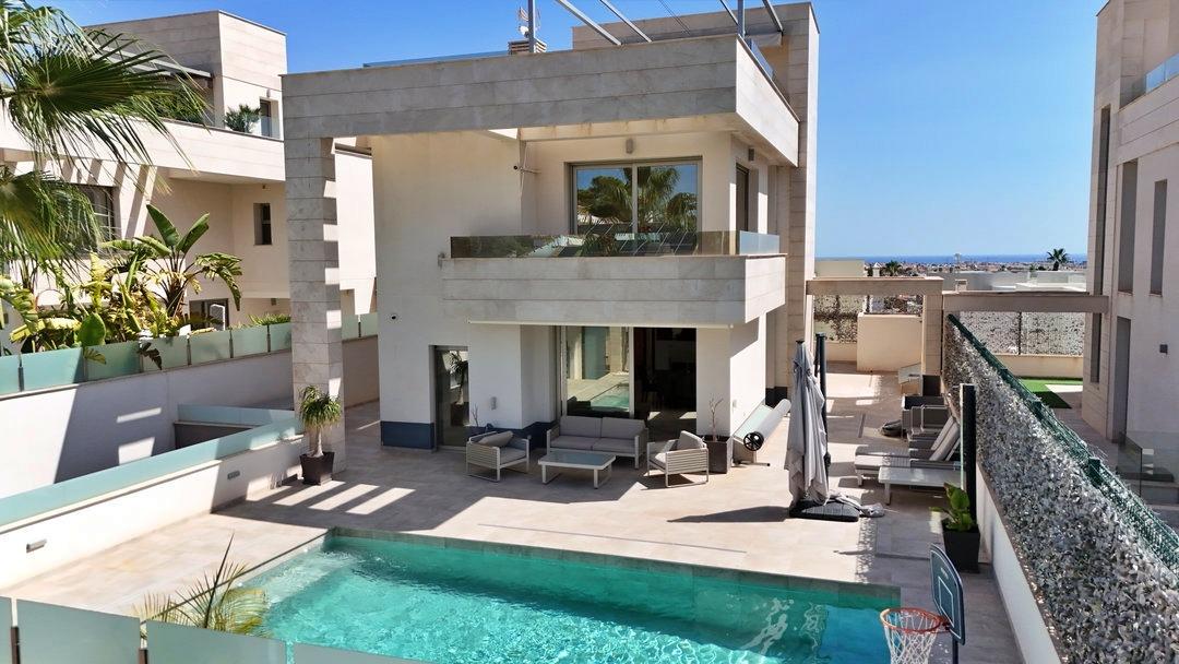 Villa zum verkauf in Orihuela Costa