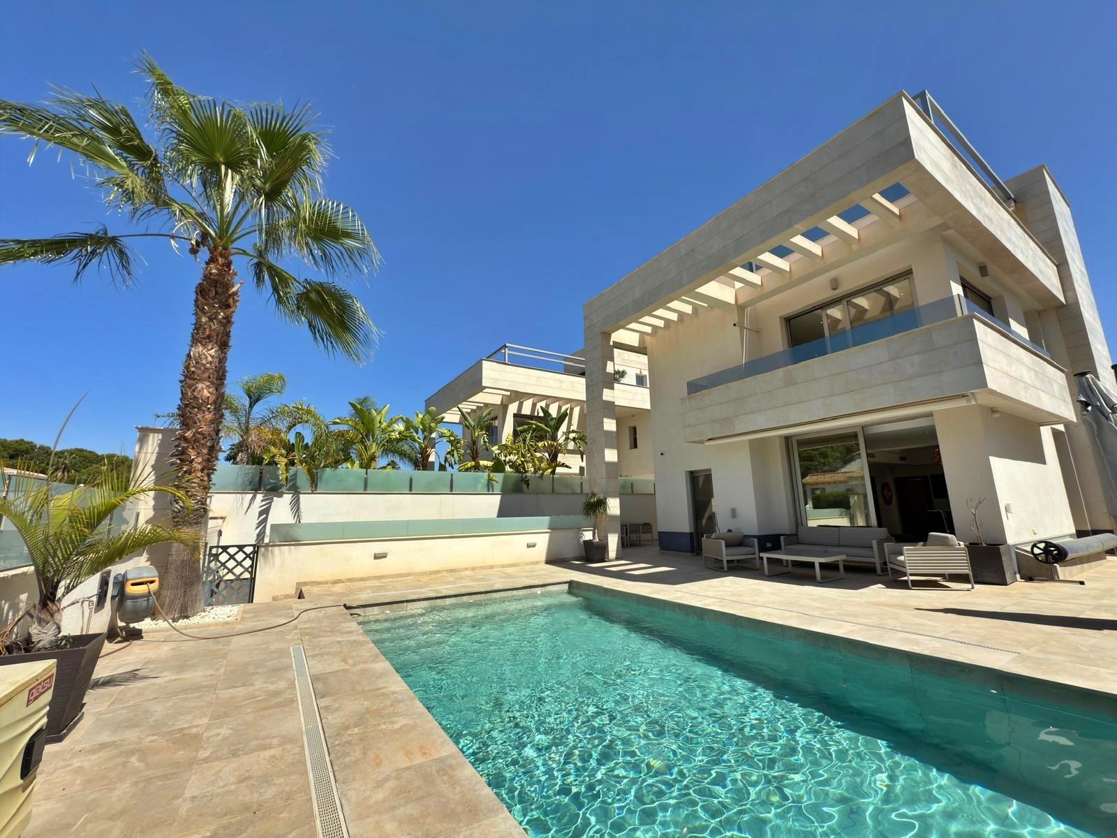 Villa zum verkauf in Orihuela Costa