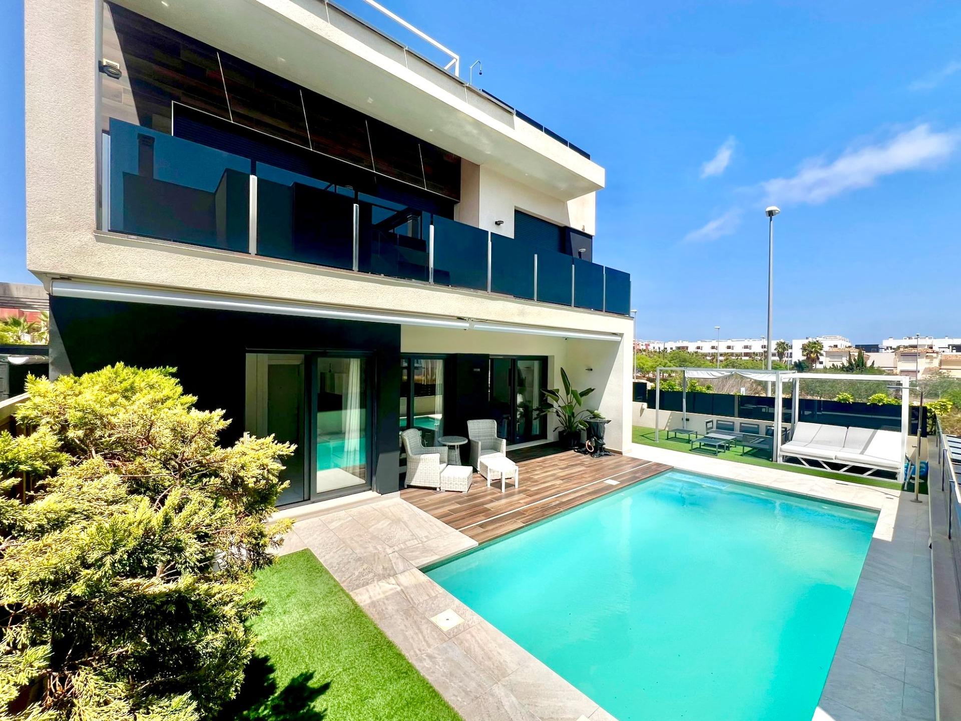 Villa zum verkauf in Orihuela Costa