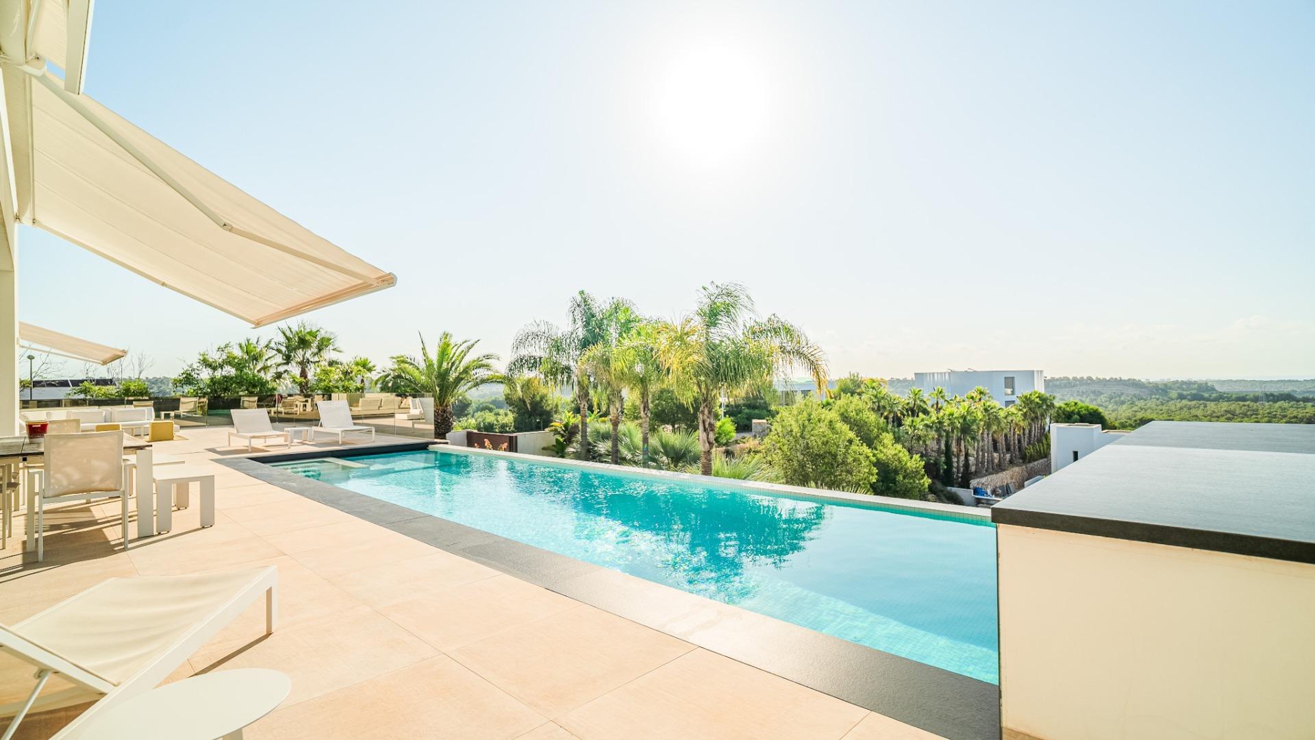 Villa en venta en Orihuela