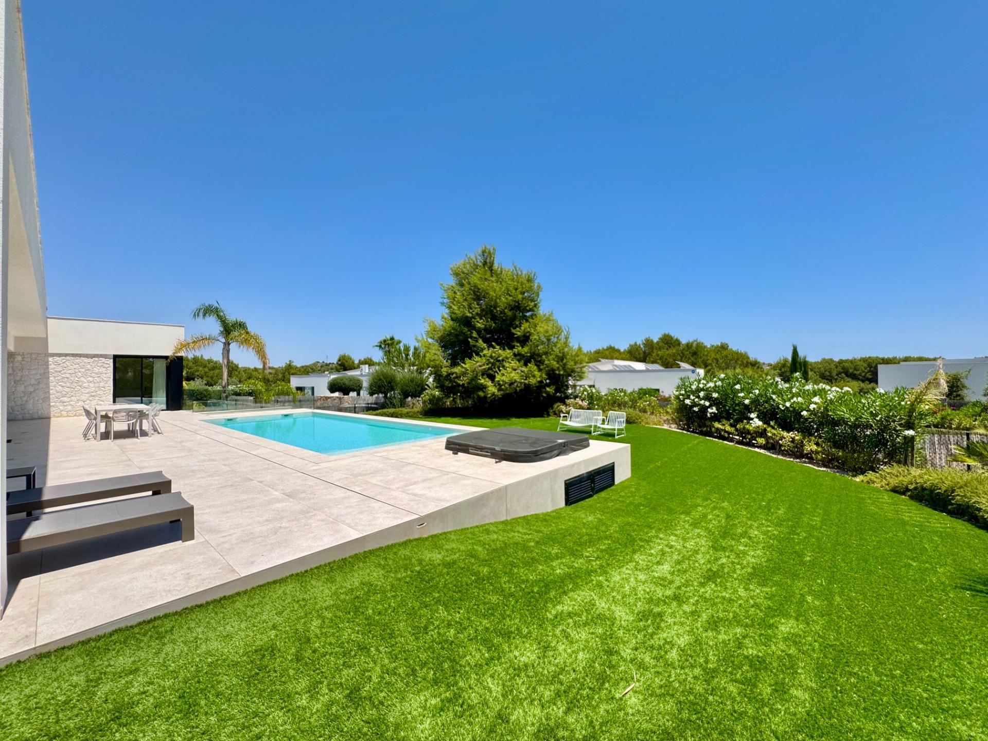 Villa en venta en Orihuela