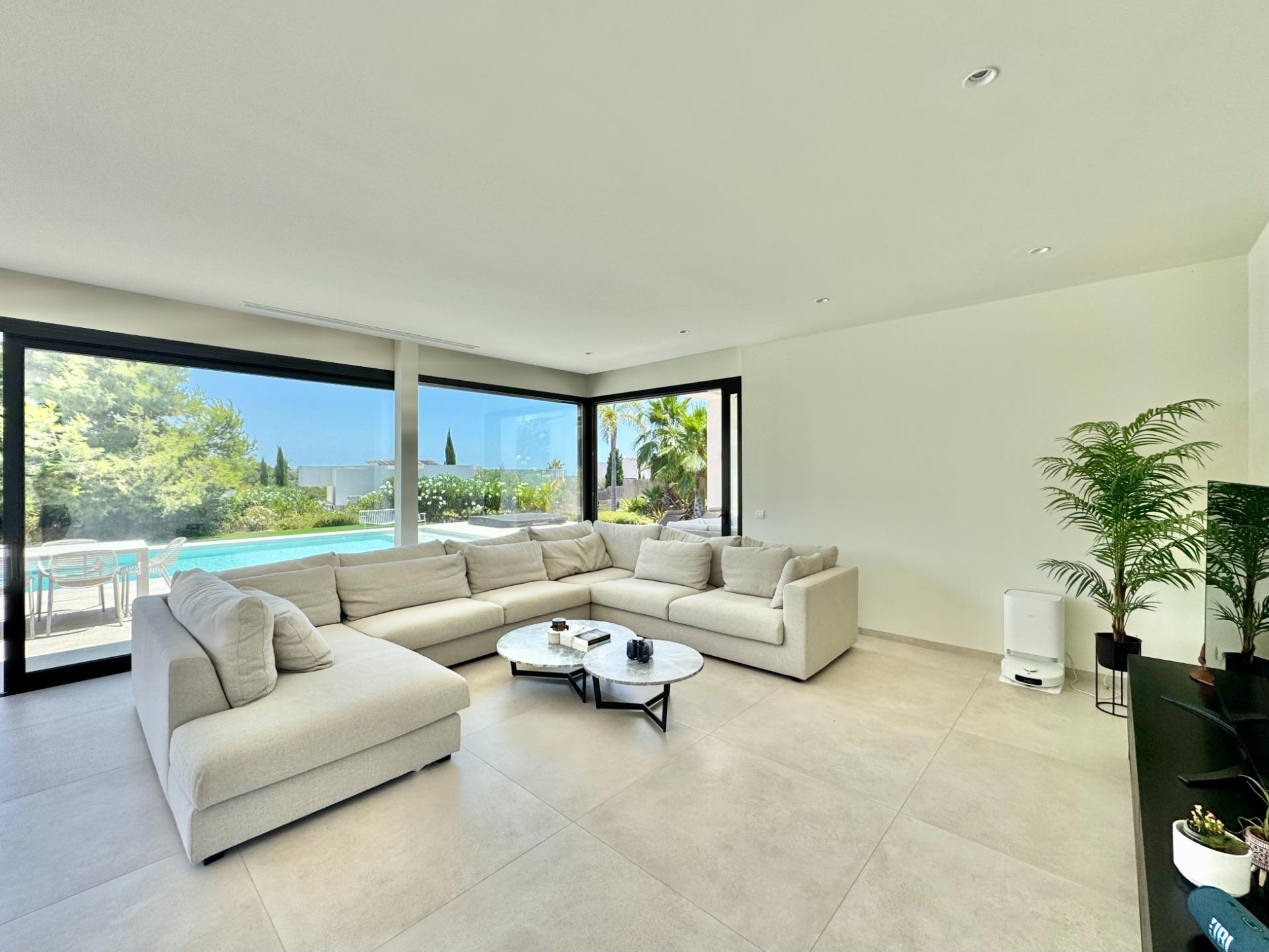 Villa en venta en Orihuela