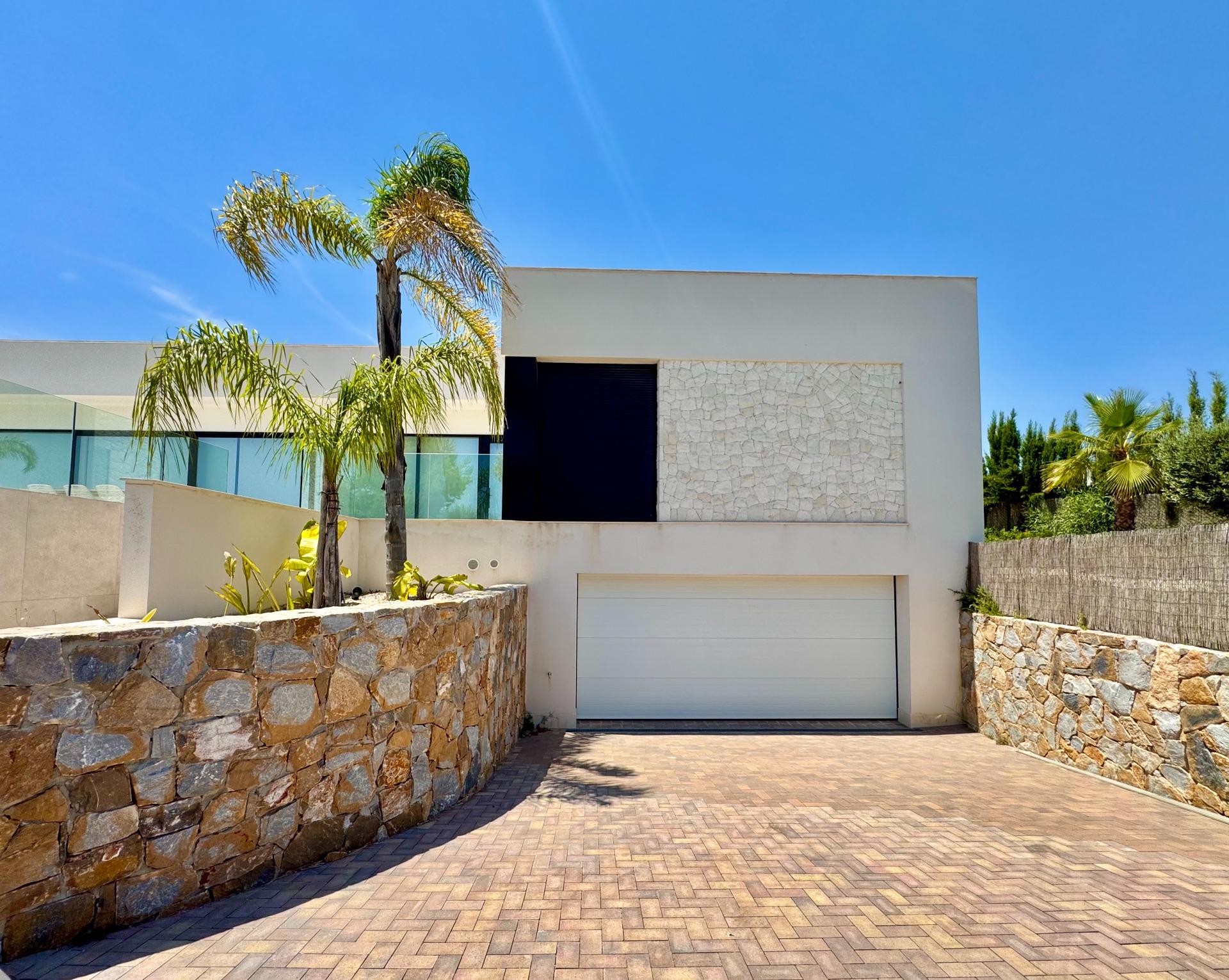 Villa en venta en Orihuela