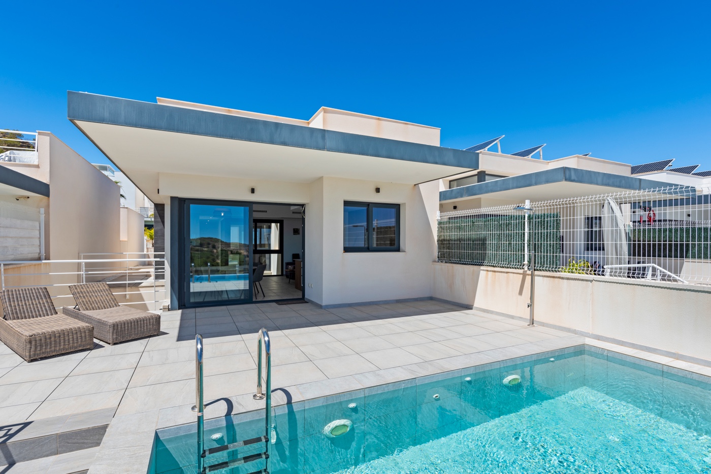 Villa for sale in San Miguel de Salinas