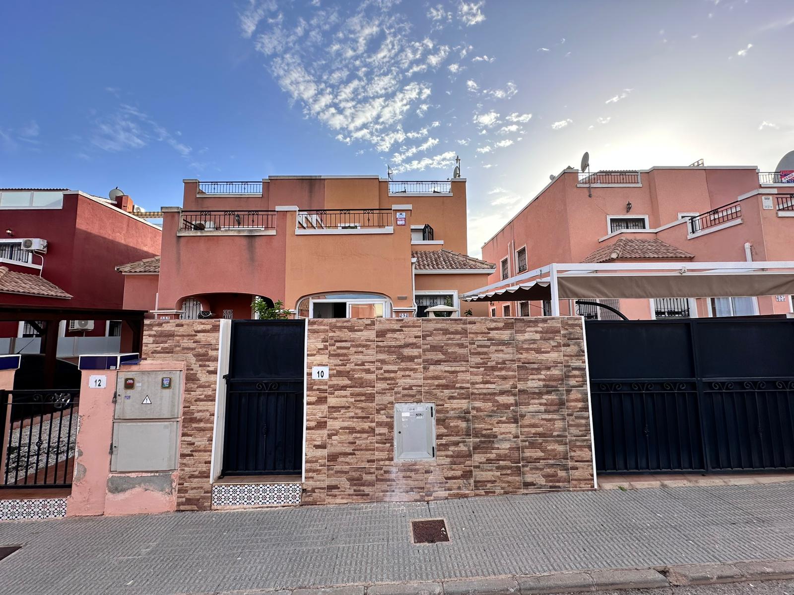 Dvoupatrový domek v prodeji in Los Montesinos