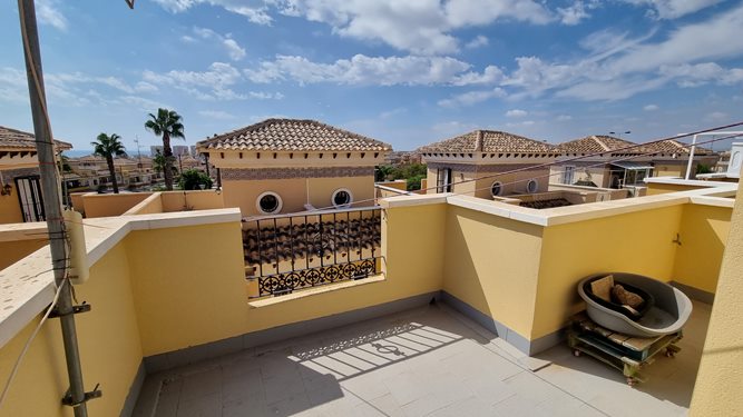 Duplex myynnissä Torrevieja