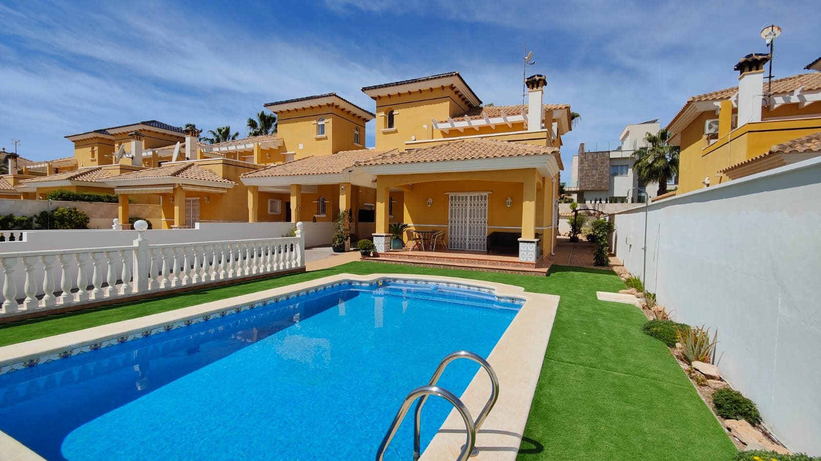 Villa en venta en Orihuela Costa