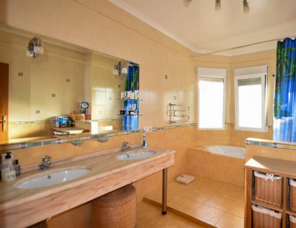 Villa for sale in Rojales