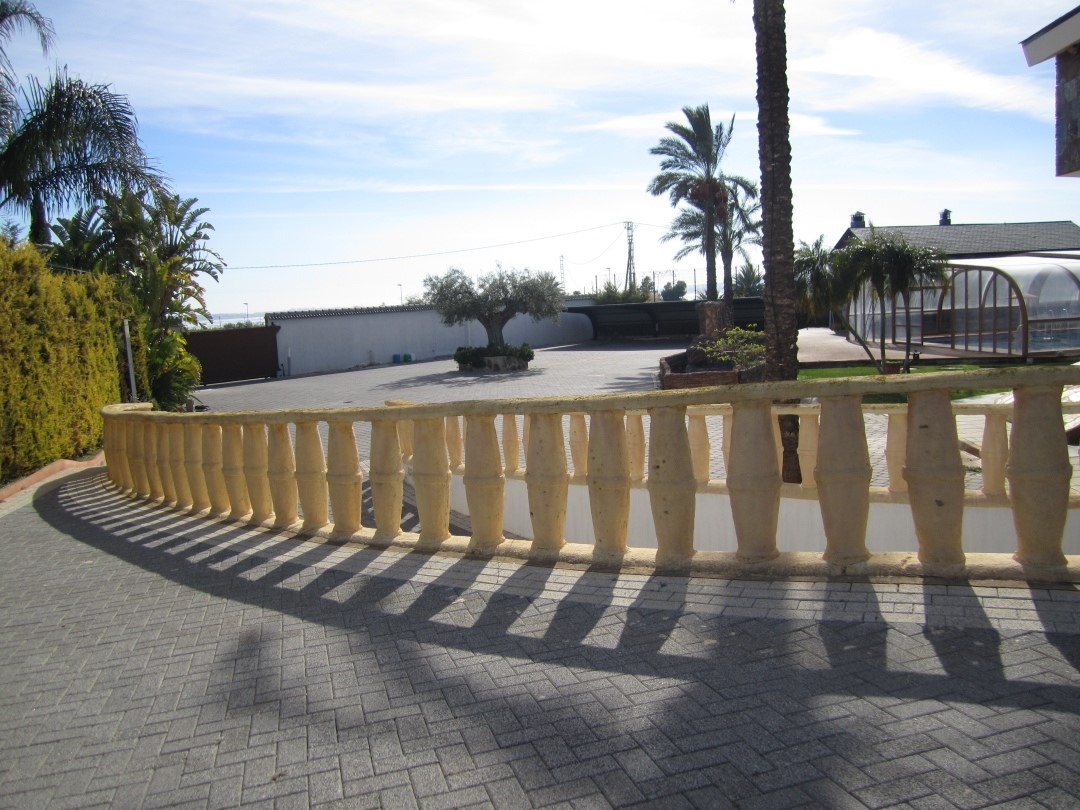 Villak salgai in Los Montesinos