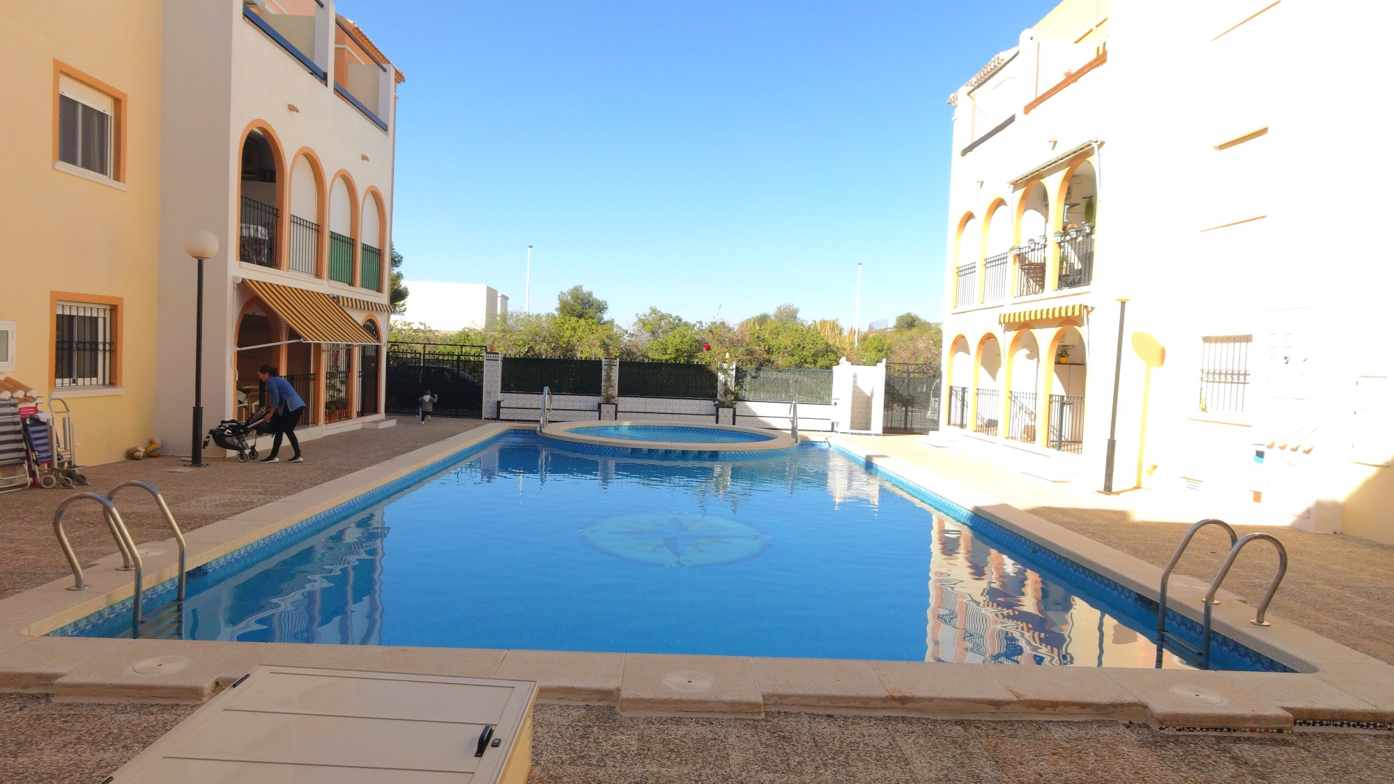 شقة للبيع في Torrevieja